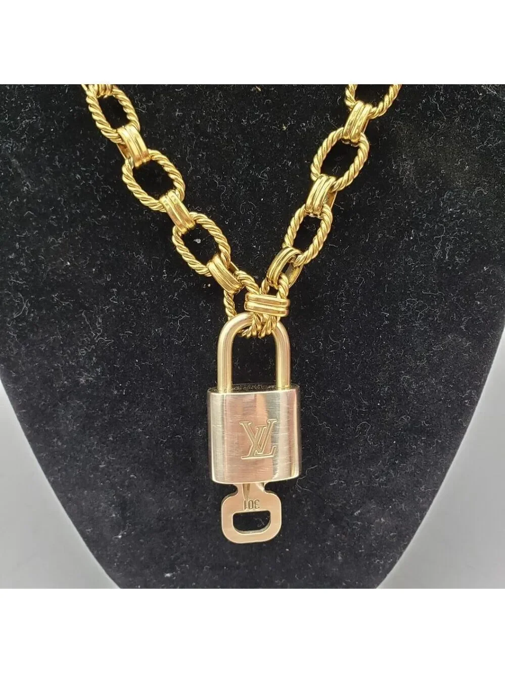 Authentic Louis Vuitton Lock & Key w/ Unbranded Gold Plated Gold Chain Necklace